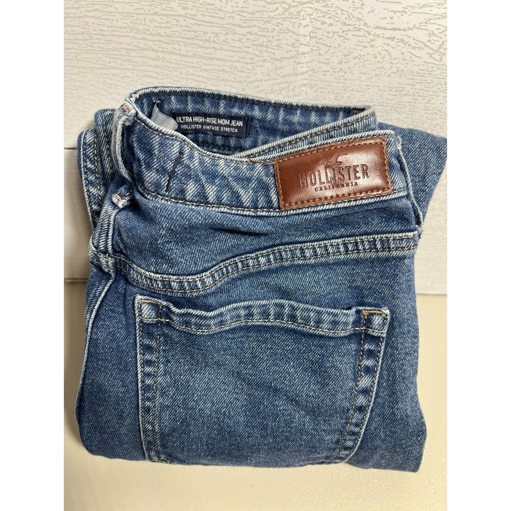 Hollister 9s 29x25 (28x24) Blue Ultra High Rise Mom Jeans Tapered Denim Wash